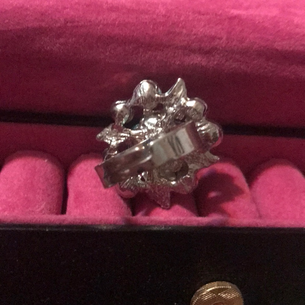 Ring - Picture 3 of 3